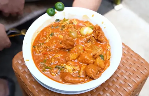 4 Warung Seblak Viral di Bandung dengan Topping Komplit dan Rasa Pedas Menggoda