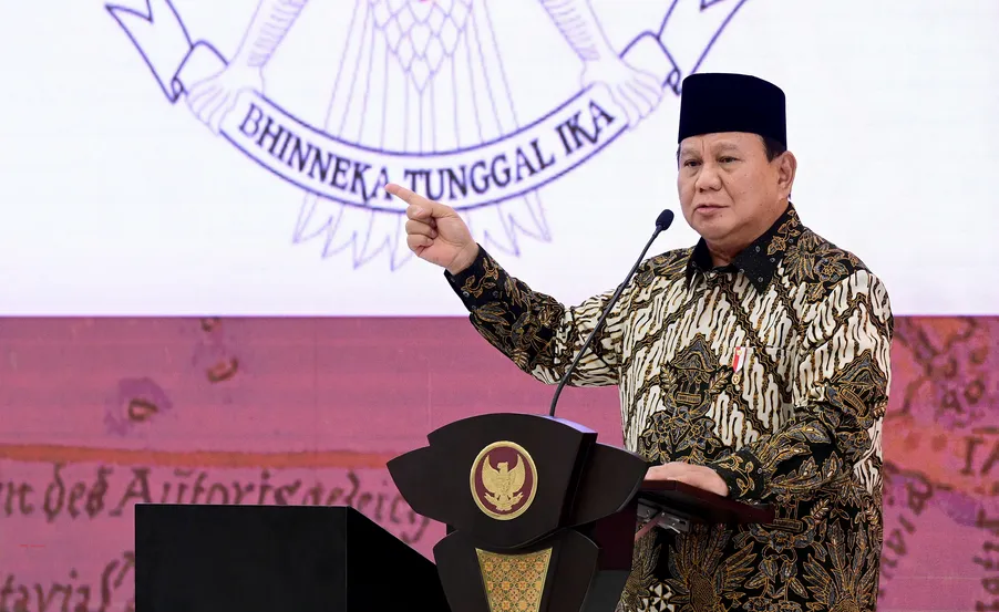 Prabowo Luncurkan Tunjangan Rp 300 Ribu per Bulan untuk 310 Ribu Guru Honorer Mulai Juli 2025