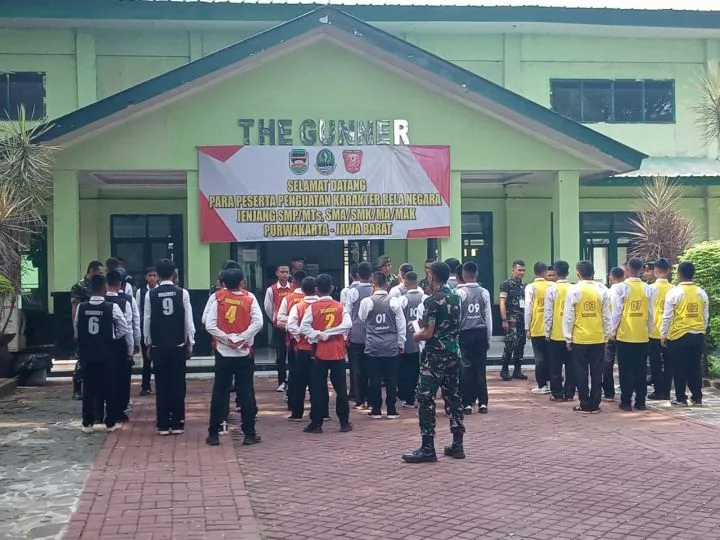 39 Siswa SMP di Purwakarta Ikuti Pendidikan Karakter ala Militer di Batalyon Armed 9