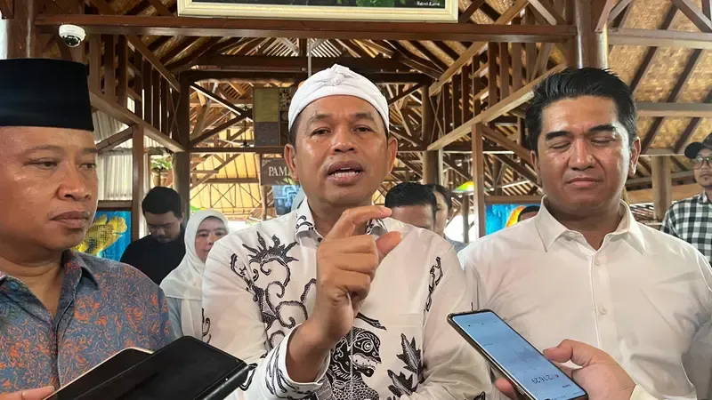 Kontroversi Dedi Mulyadi: Mengapa Prabowo Didesak Hentikan Program Barak Militer untuk Anak?