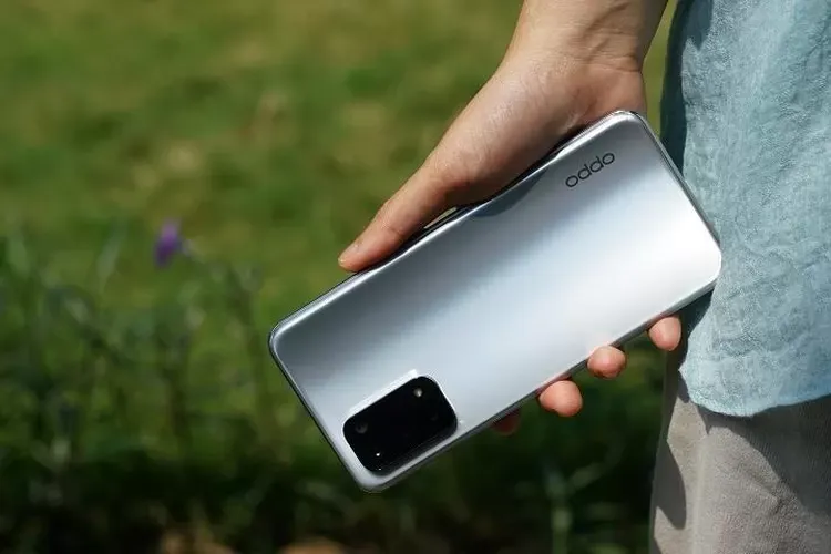Warga RI Ramai Tinggalkan HP 4G, Serbu HP 5G: Transsion Jadi Raja Pasar 2024