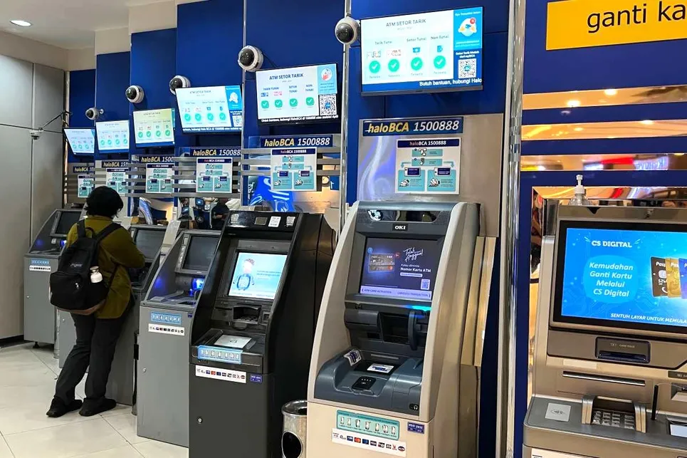Wajib Tahu! Aturan Saldo Minimum Terbaru Bank Mandiri, BNI, BRI Mei 2025: Hindari Penalti &amp; Jaga Akun Aktif!
