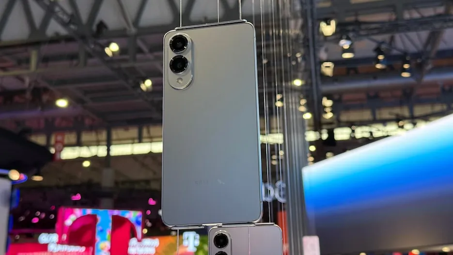 Galaxy S25 Edge: Revolusi Kamera 200MP dalam Balutan Desain Paling Ramping, Apakah Ini Akhir Era Ponsel Tebal?