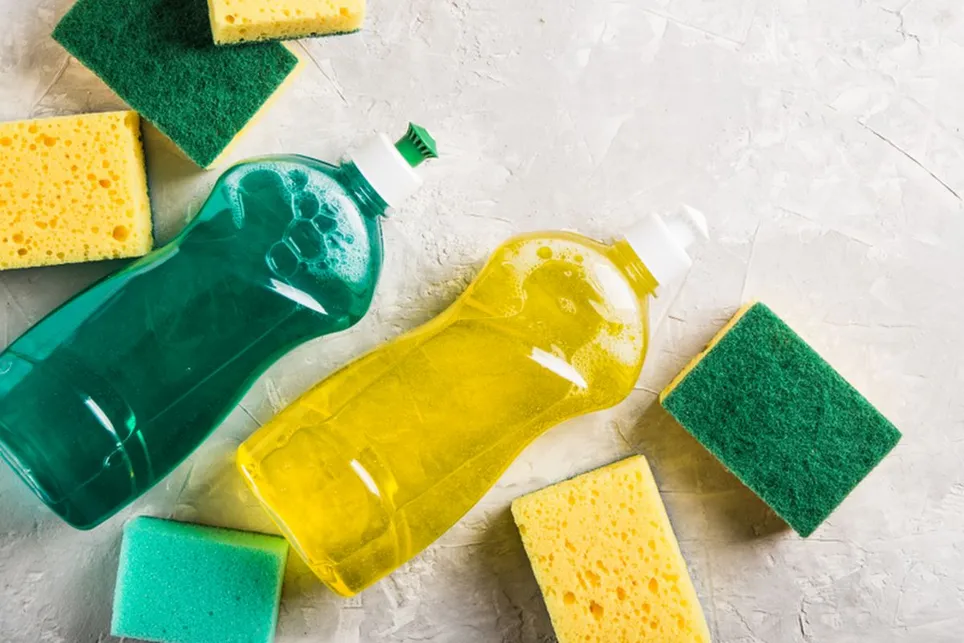 Bersih Kinclong Tanpa Kimia! Resep Rahasia Sabun Cuci Piring Alami Super Ampuh