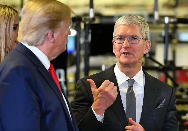 CEO Apple Tim Cook: Tarif Impor Trump Tak Ganggu Bisnis, Produksi Dialihkan ke India dan Vietnam