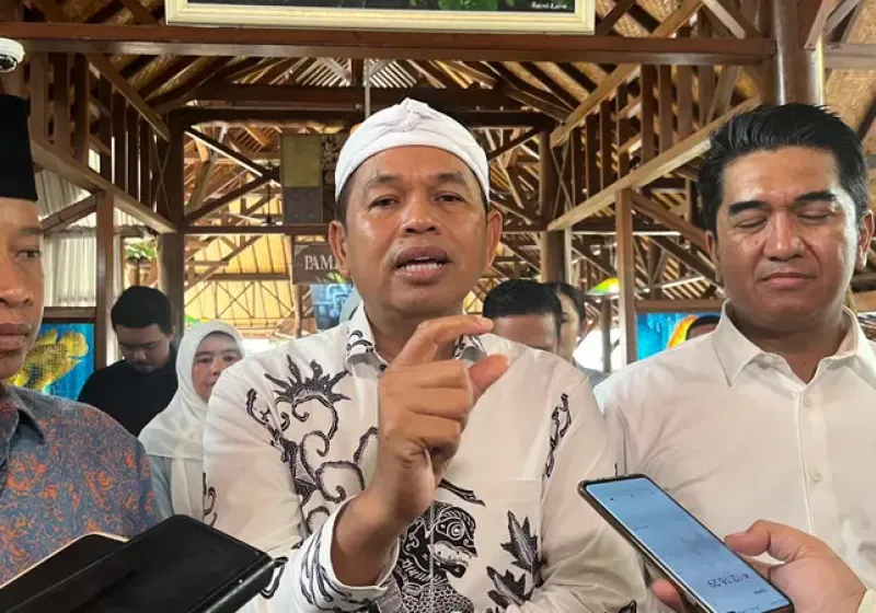 Kontroversi Dedi Mulyadi: Mengapa Prabowo Didesak Hentikan Program Barak Militer untuk Anak?