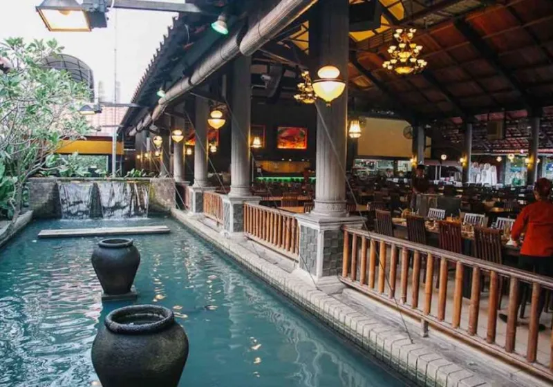 5 Rekomendasi Tempat Makan Keluarga di Surabaya: Enak, Murah, dan Bikin Betah