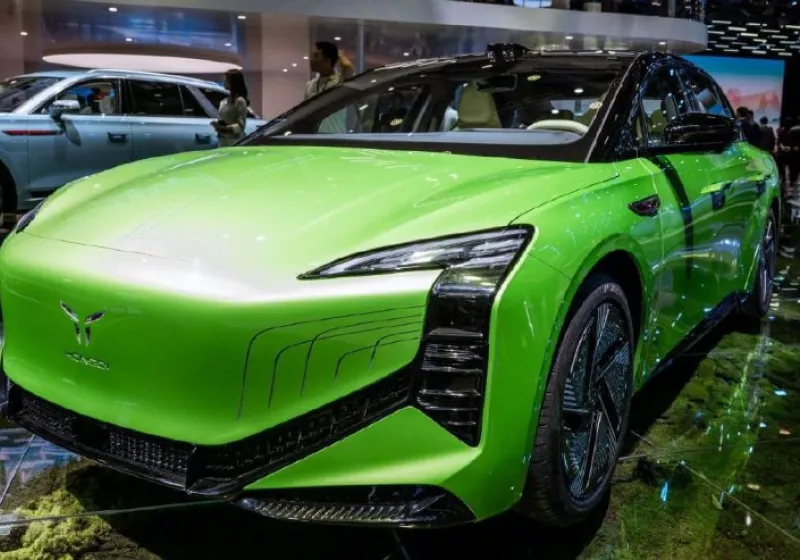 Bentuk Mobil Listrik Pertama yang Baterainya Bisa Ditukar Seperti Motor