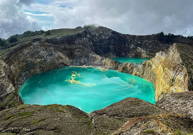 Pesona Tersembunyi: 7 Danau Kawah Paling Memukau di Dunia, Dominasi Keindahan Alam Indonesia dan Misteri Tiga Warna!