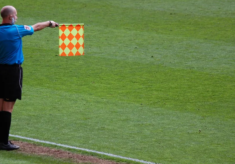 Aturan Offside Sepak Bola Lengkap: Memahami Pelanggaran Paling Kontroversial di Lapangan Hijau